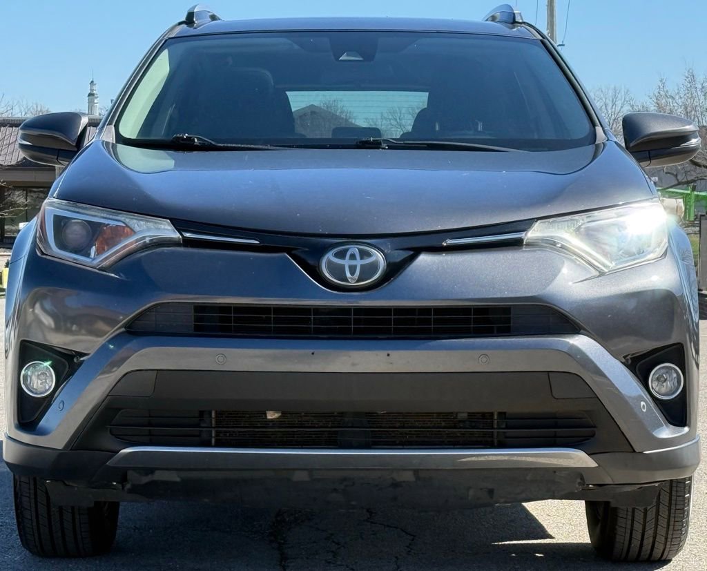 Used 2018 Toyota RAV4 XLE FWD image 9