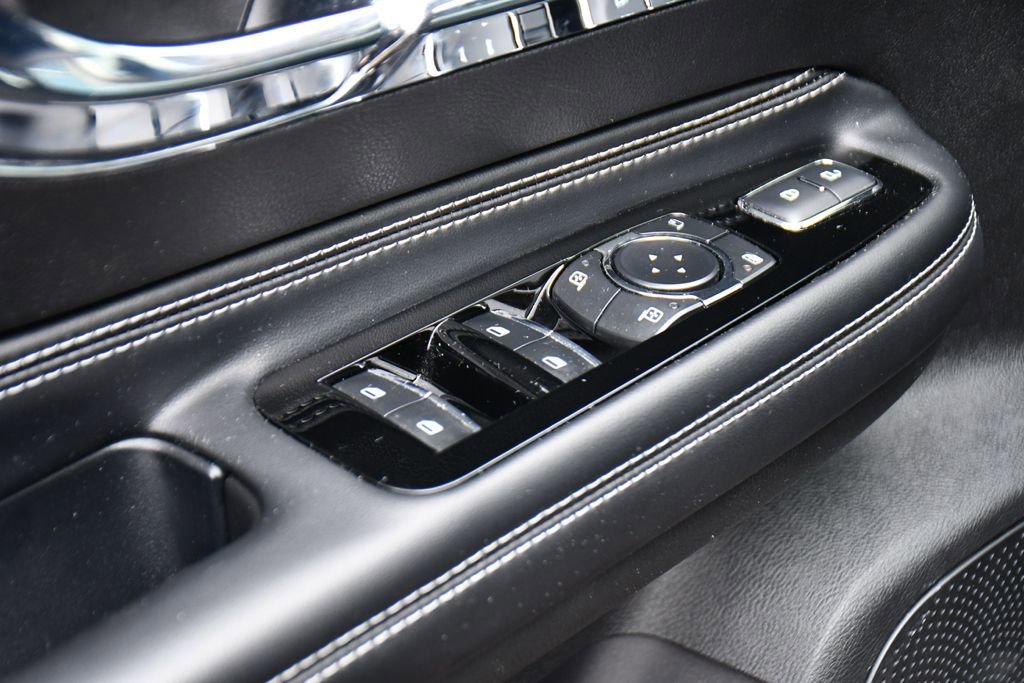 Used 2023 Lincoln Corsair AWD image 23