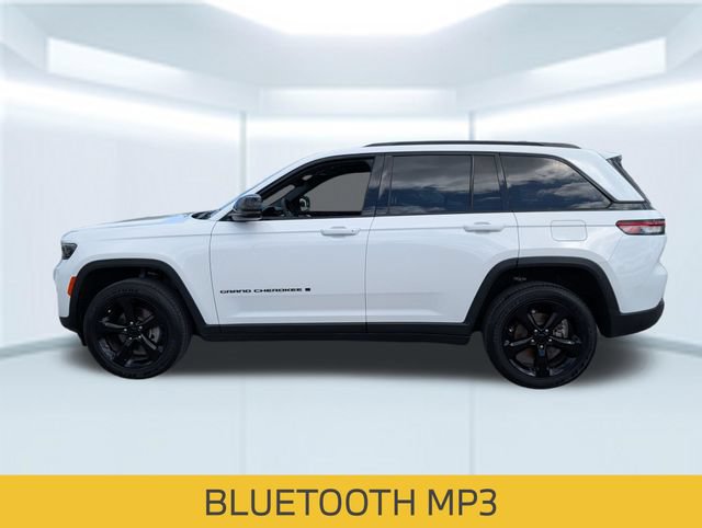 Certified 2023 Jeep Grand Cherokee Altitude AWD/4WD image 2