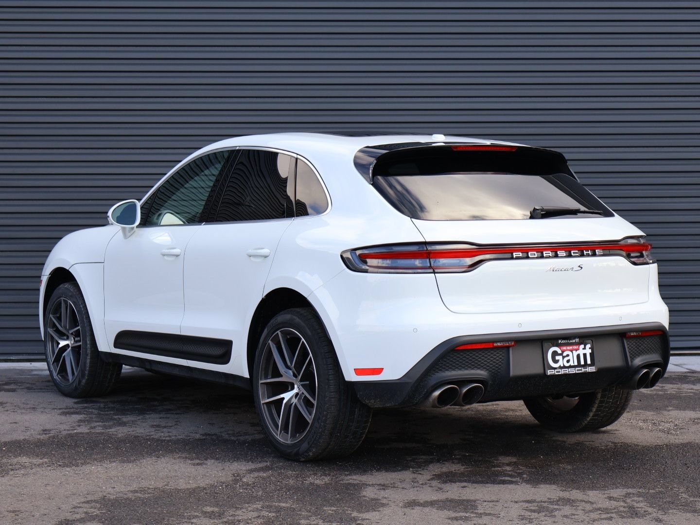 Certified 2023 Porsche Macan S AWD/4WD image 3