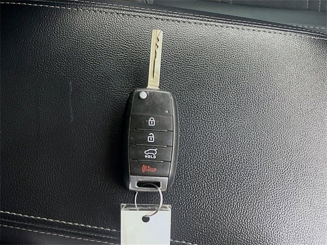 Used 2017 Kia Sorento LX image 32