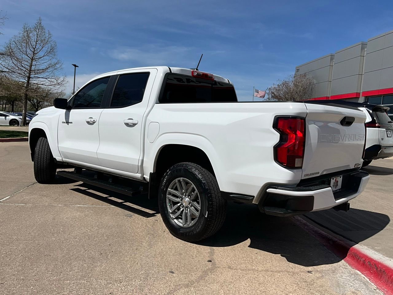 Used 2024 Chevrolet Colorado LT w/ LT Convenience Package II image 8