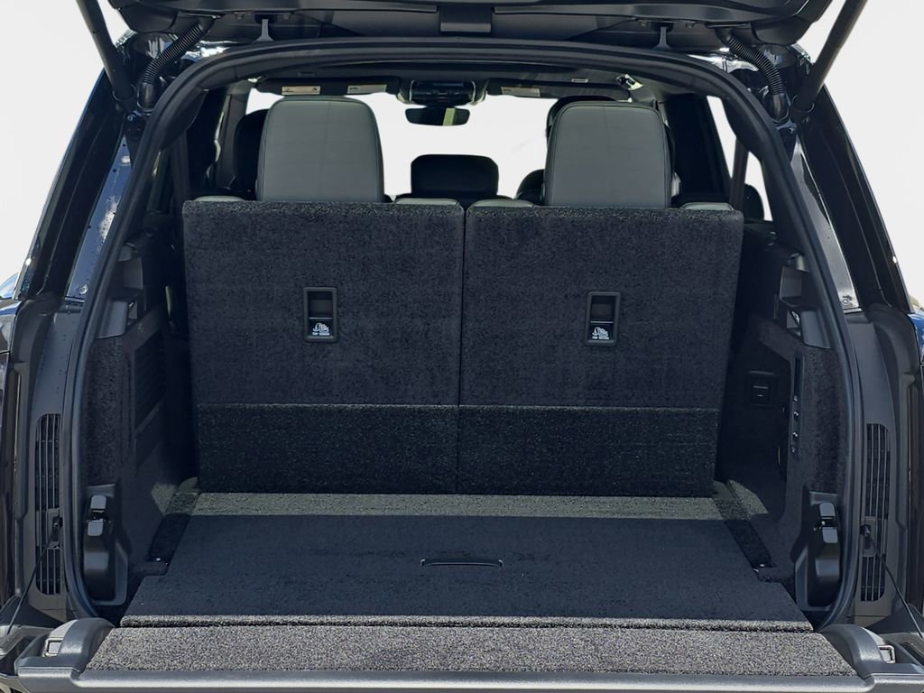 New 2026 Land Rover Range Rover Long Wheelbase SE AWD/4WD image 14