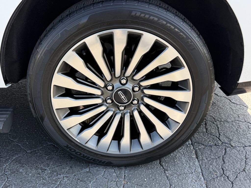 Used 2020 Lincoln Navigator Reserve w/ Equipment Group 208A Reserve image 16