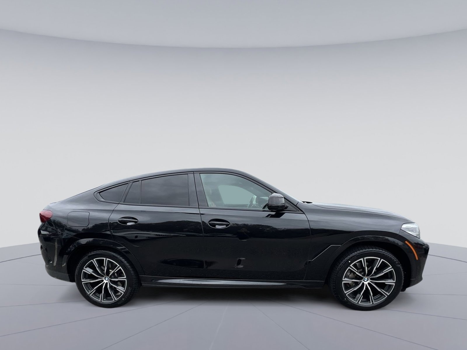 Used 2023 BMW X6 xDrive40i w/ M Sport Package image 10