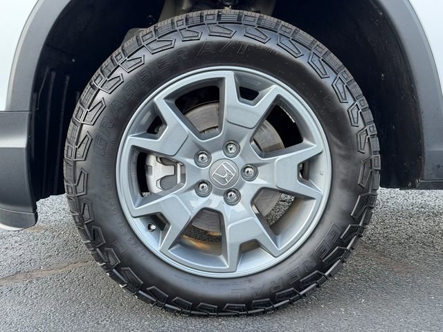 Used 2025 Honda Passport TrailSport image 11