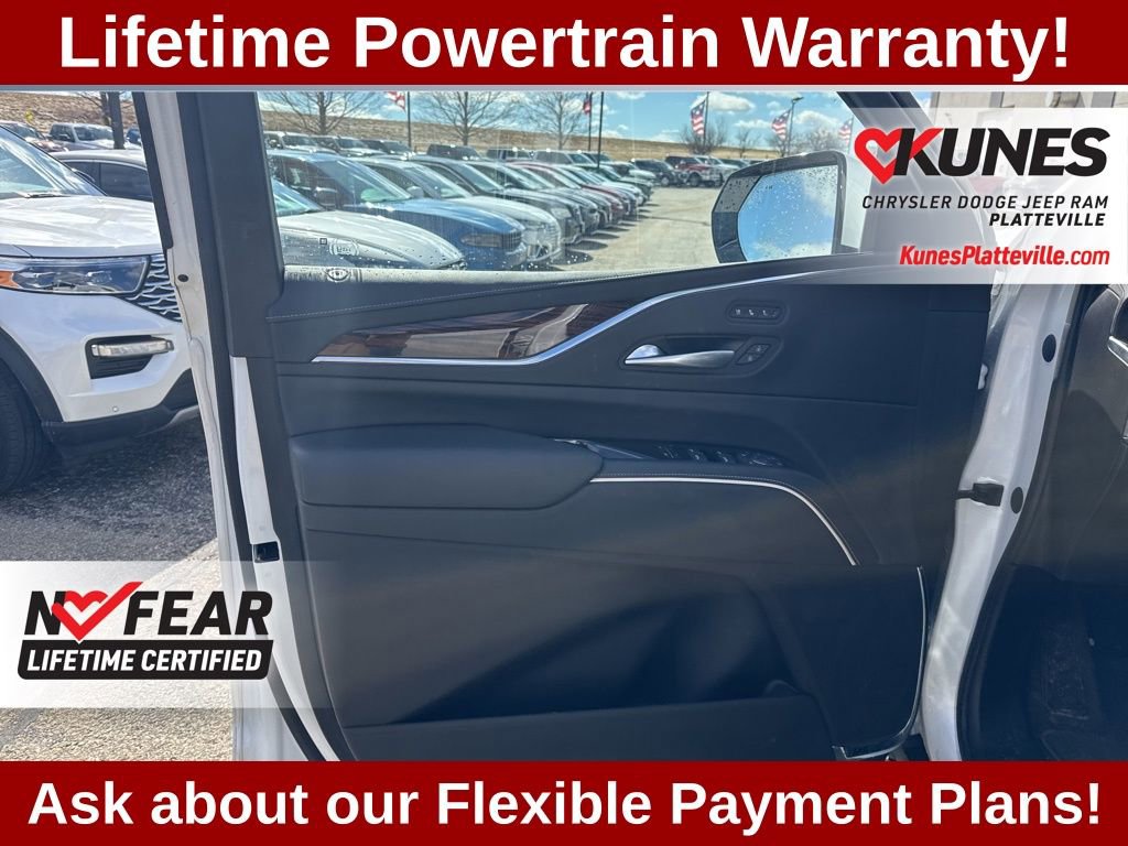 Used 2023 Cadillac Escalade Premium Luxury image 11