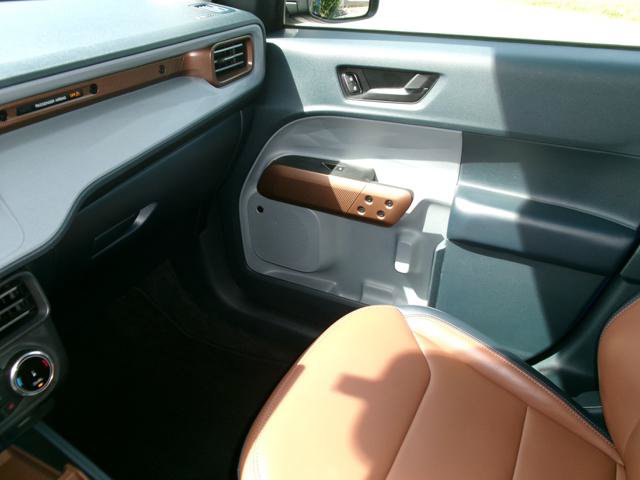 Used 2023 Ford Maverick Lariat w/ Lariat Luxury Package FWD image 18