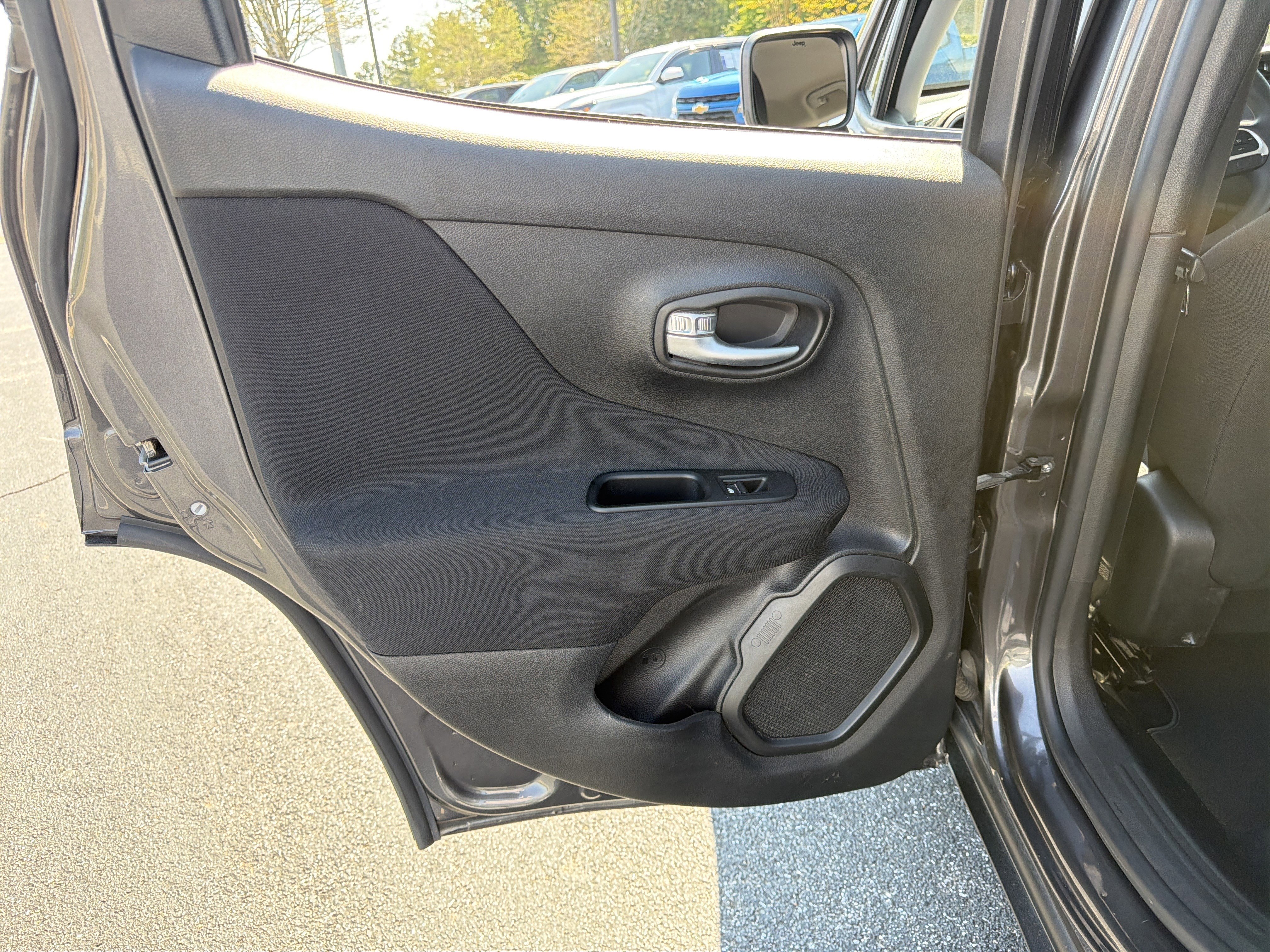 Used 2020 Jeep Renegade Sport w/ UConnect 7.0 Group image 21