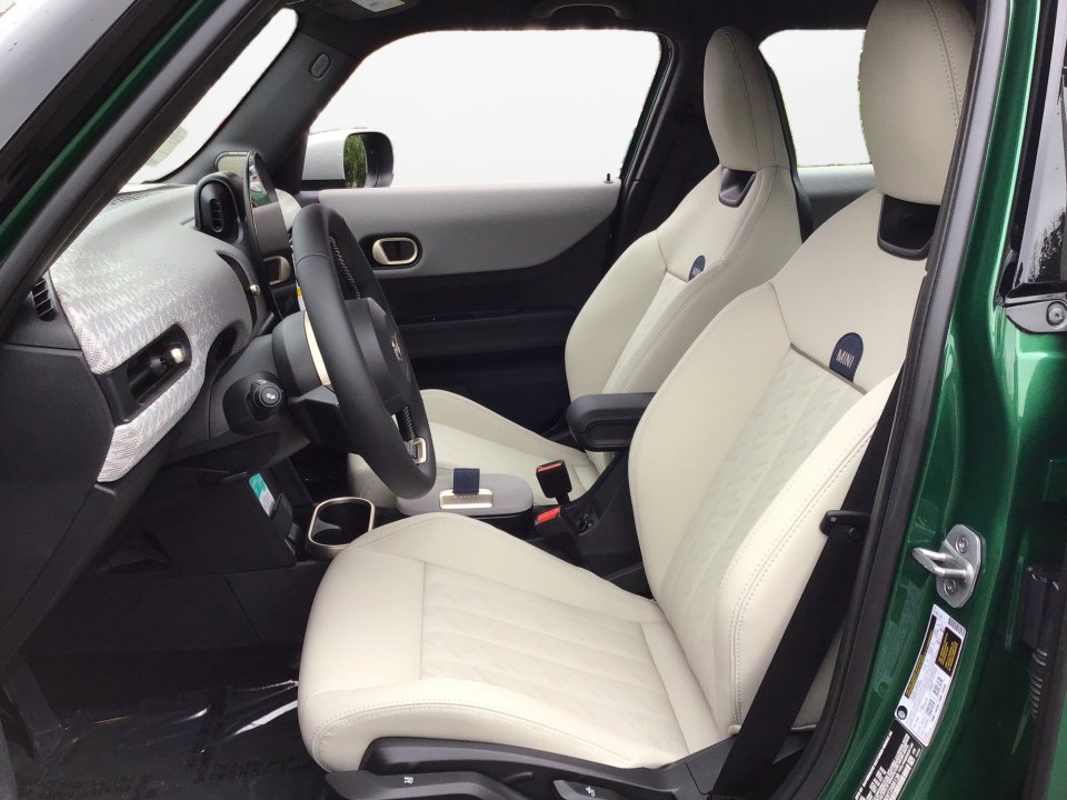 New 2026 MINI Cooper 4-Door Hardtop image 9