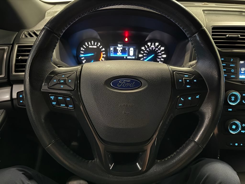 Used 2017 Ford Explorer XLT FWD image 24
