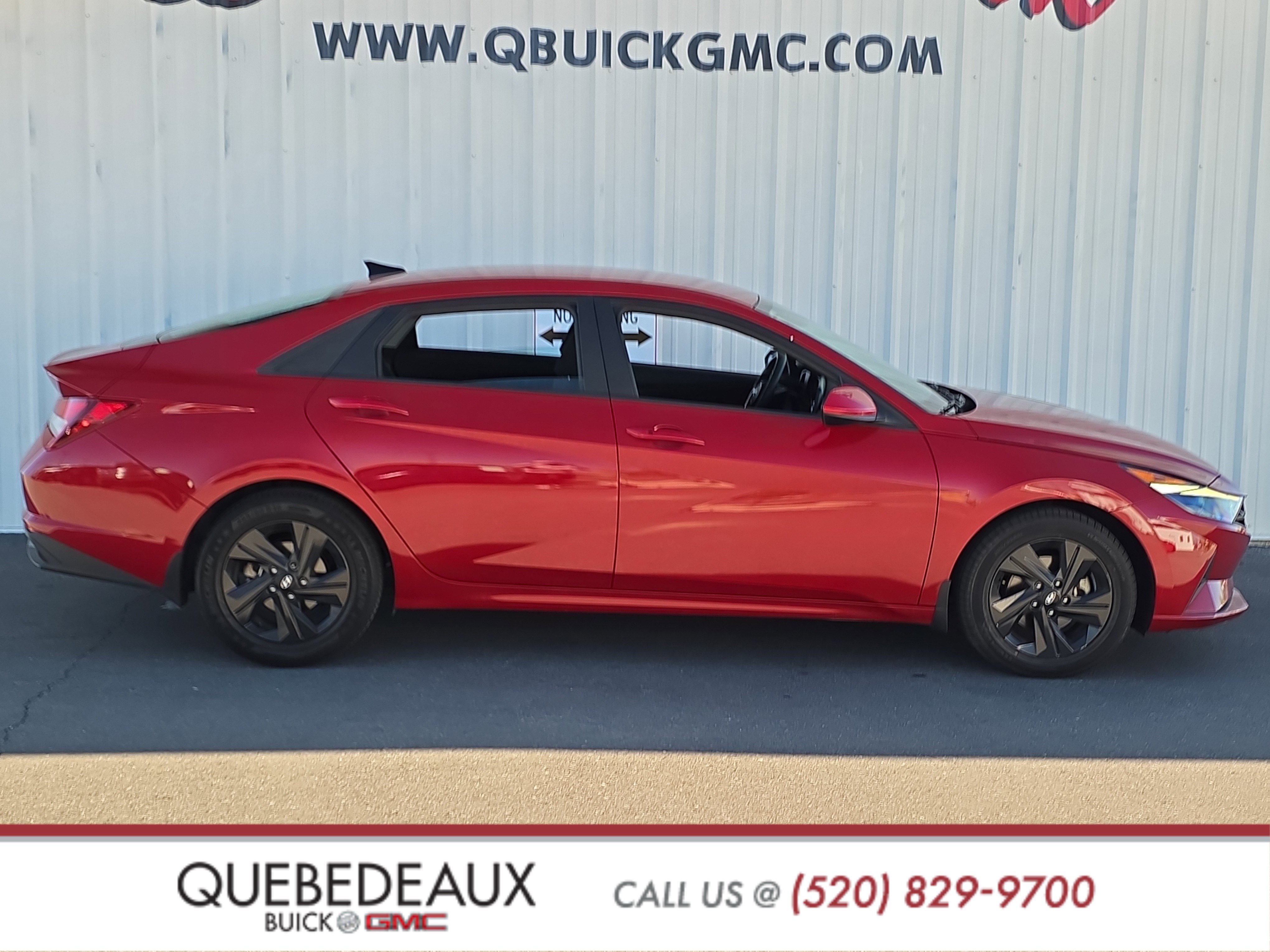Used 2023 Hyundai Elantra SEL w/ Preferred Accessory Package FWD image 10