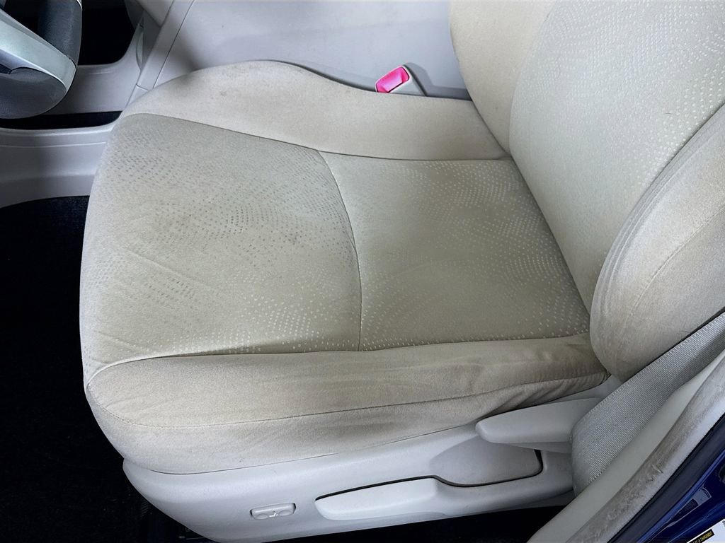 Used 2014 Toyota Prius V Three FWD image 19