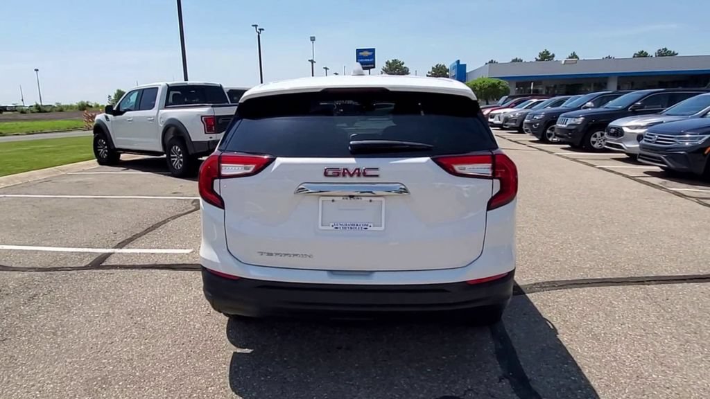 Used 2023 GMC Terrain SLE FWD image 7