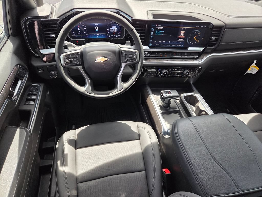Used 2024 Chevrolet Silverado 1500 LTZ RWD image 9
