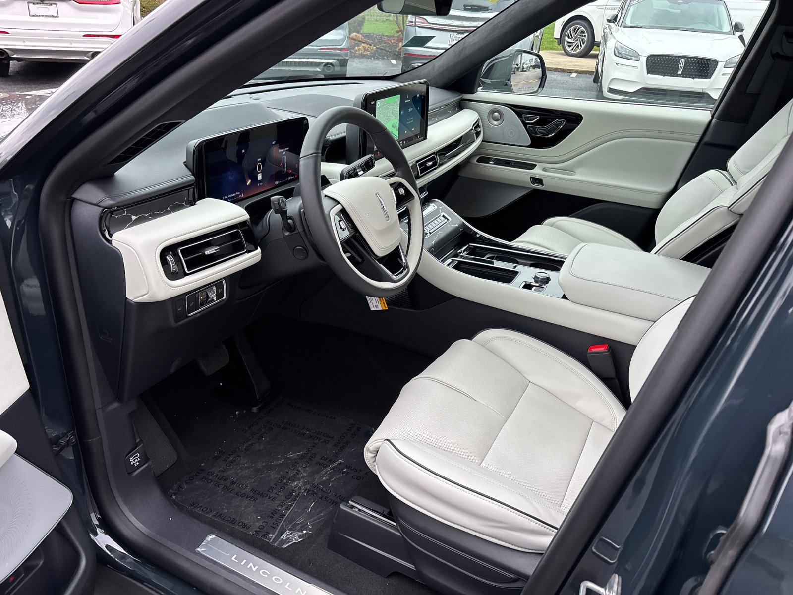 New 2026 Lincoln Aviator Black Label w/ Dynamic Handling Package image 24