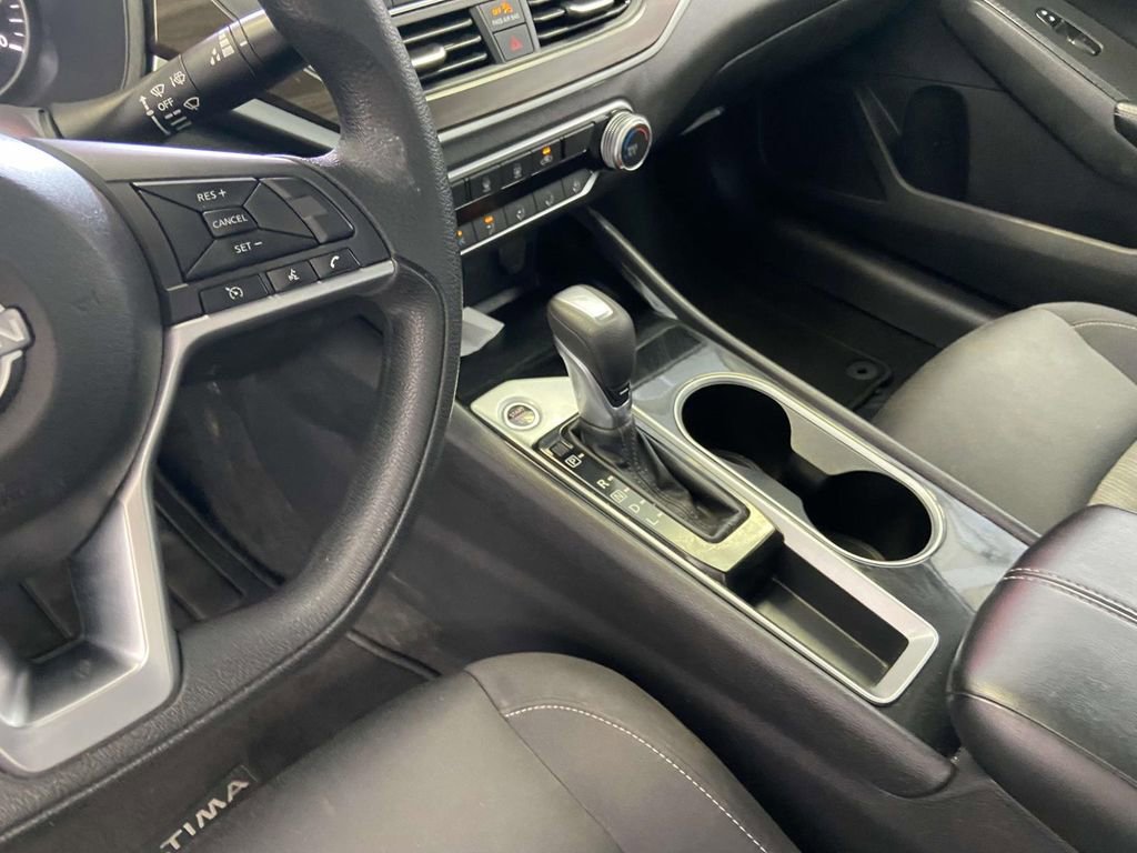 Used 2024 Nissan Altima 2.5 SV FWD image 19