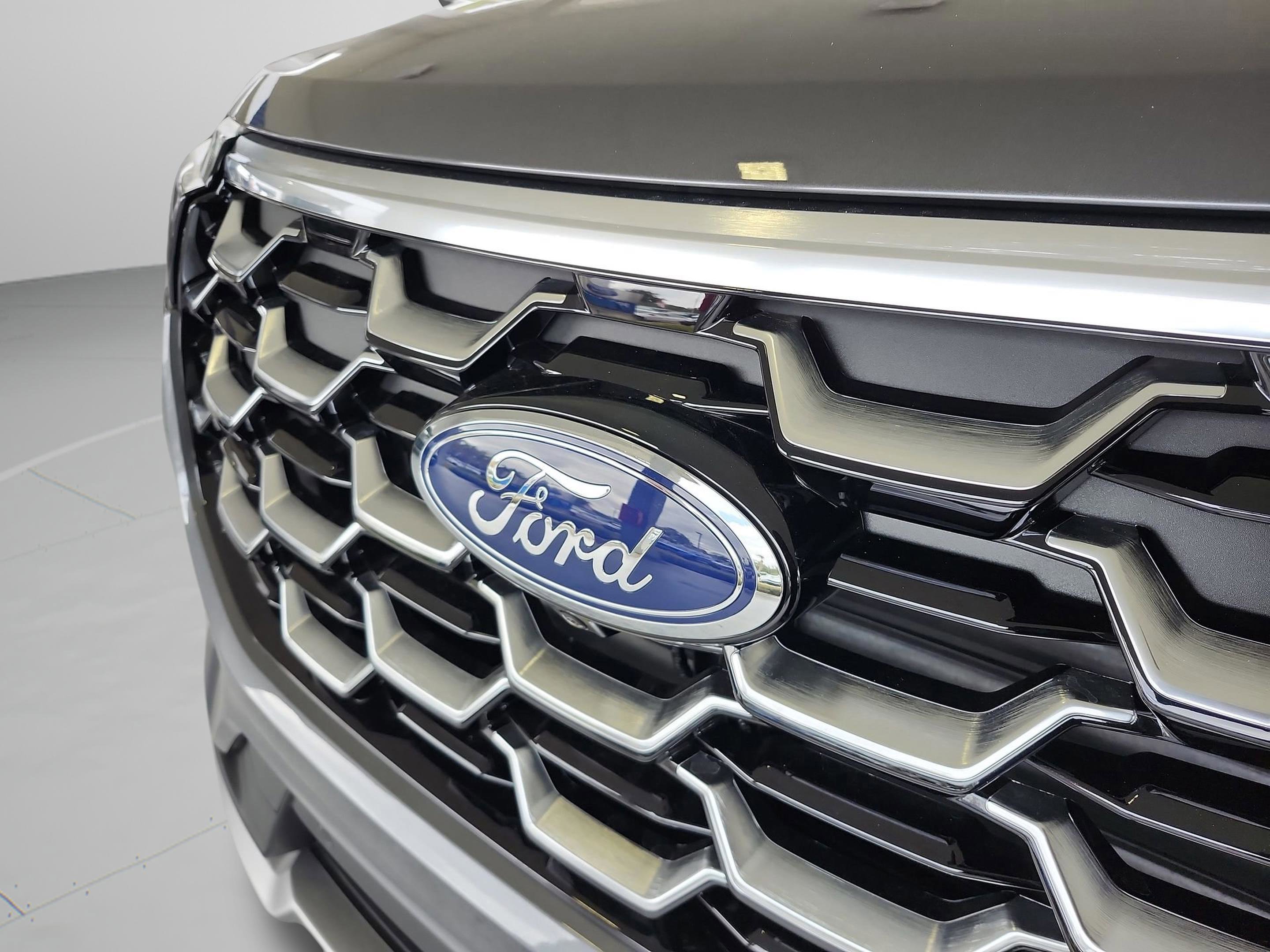 New 2026 Ford Explorer Platinum w/ LUX Leather Package image 22