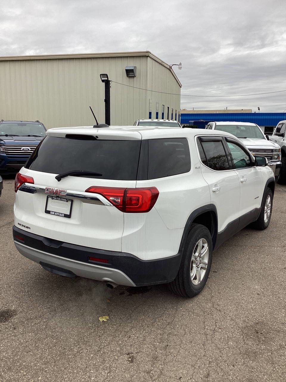 Used 2018 GMC Acadia SLE w/ LPO, Cargo Package image 9