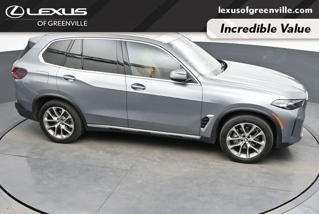 Used 2024 BMW X5 xDrive40i w/ Parking Assistance Package image 45