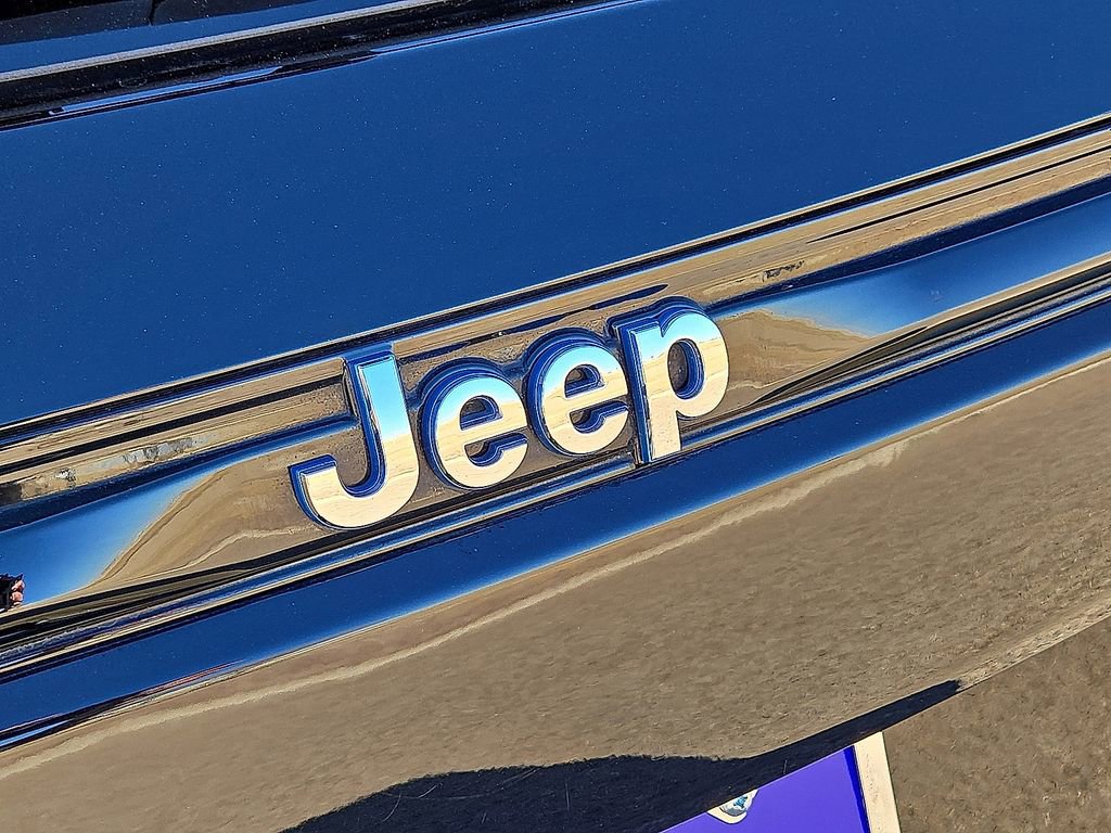 Used 2022 Jeep Grand Cherokee Overland image 14