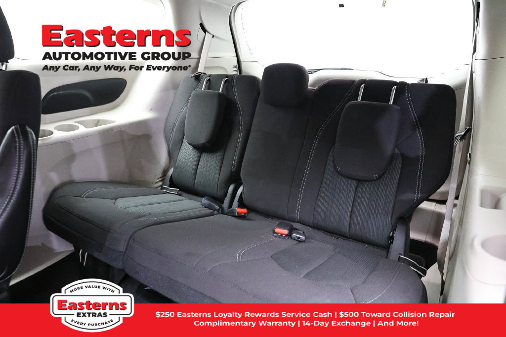 Used 2022 Chrysler Voyager LX FWD image 26