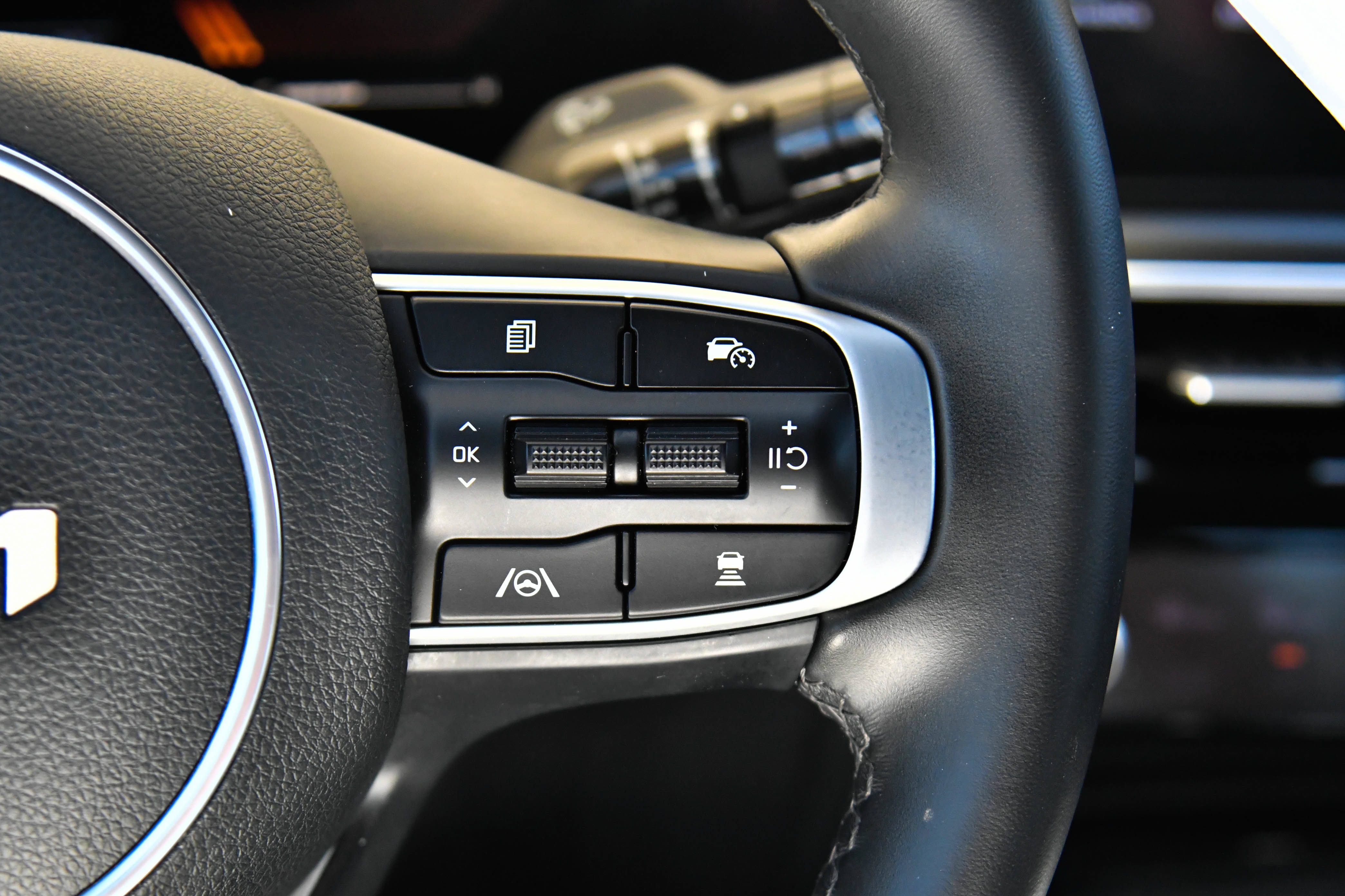 Used 2025 Kia K5 GT-Line w/ GT-Line Premium Package FWD image 34