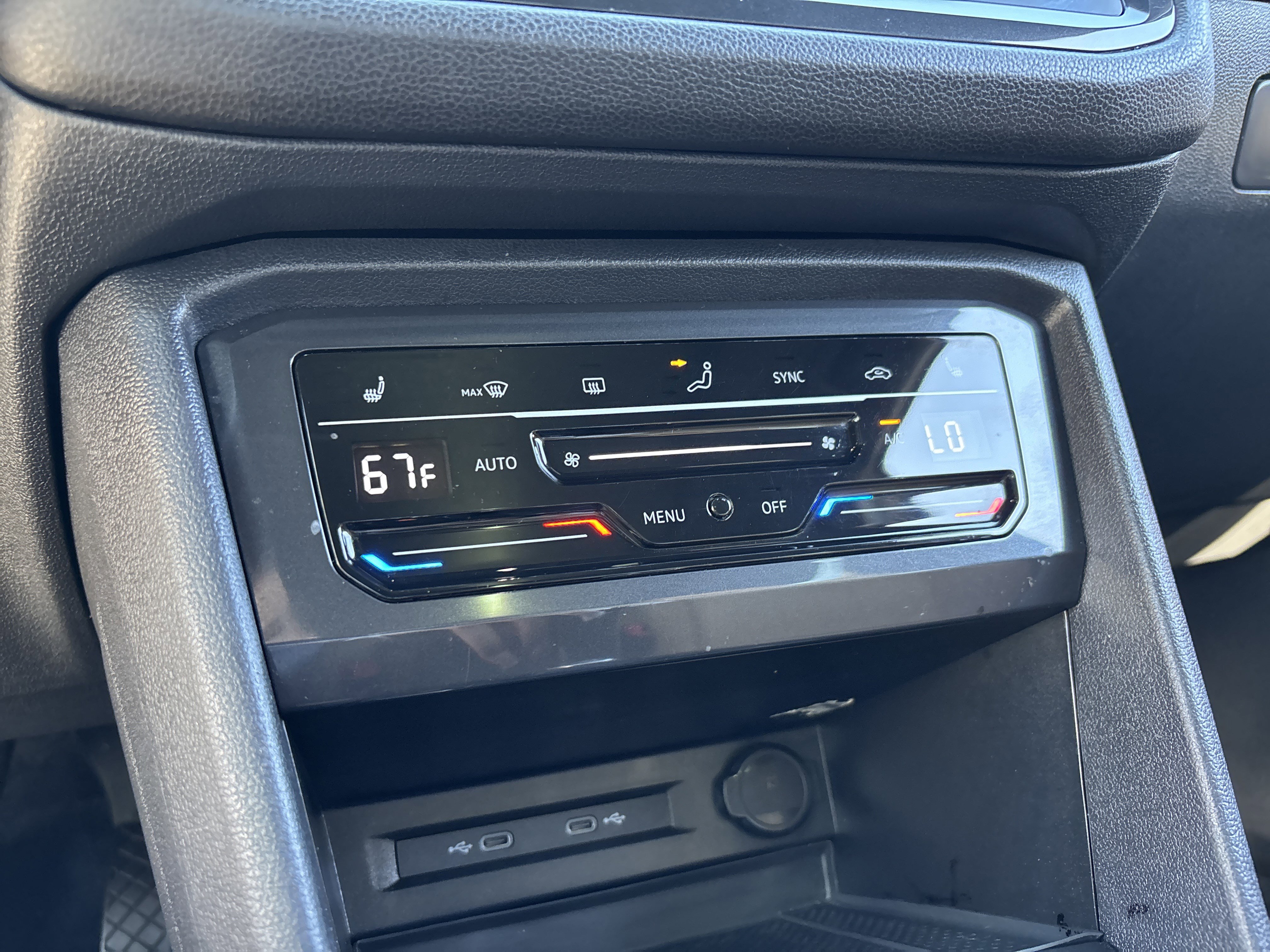 Used 2022 Volkswagen Tiguan SE image 24