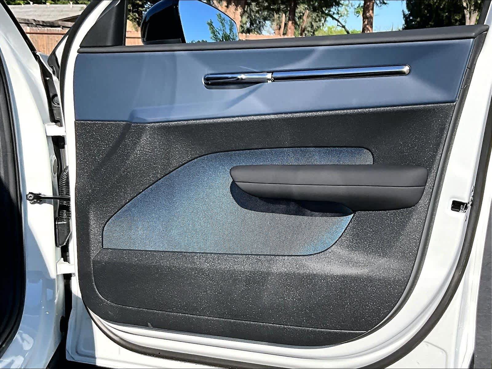 New 2026 Volvo EX30 Plus w/ Climate Package image 30