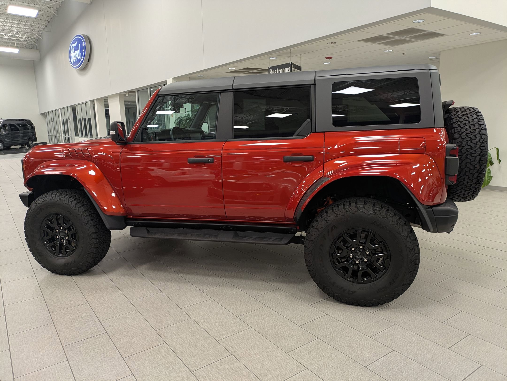 Used 2024 Ford Bronco Raptor w/ Interior Carbon Fiber Pack 6 image 7