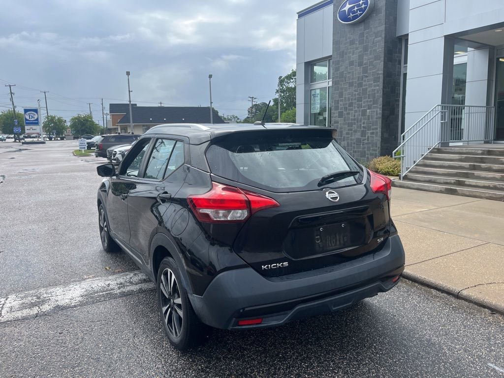Used 2019 Nissan Kicks SR w/ SR Premium Package FWD image 6