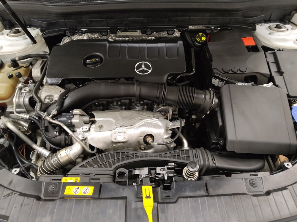 Used 2020 Mercedes-Benz GLB 250 w/ Premium Package image 30
