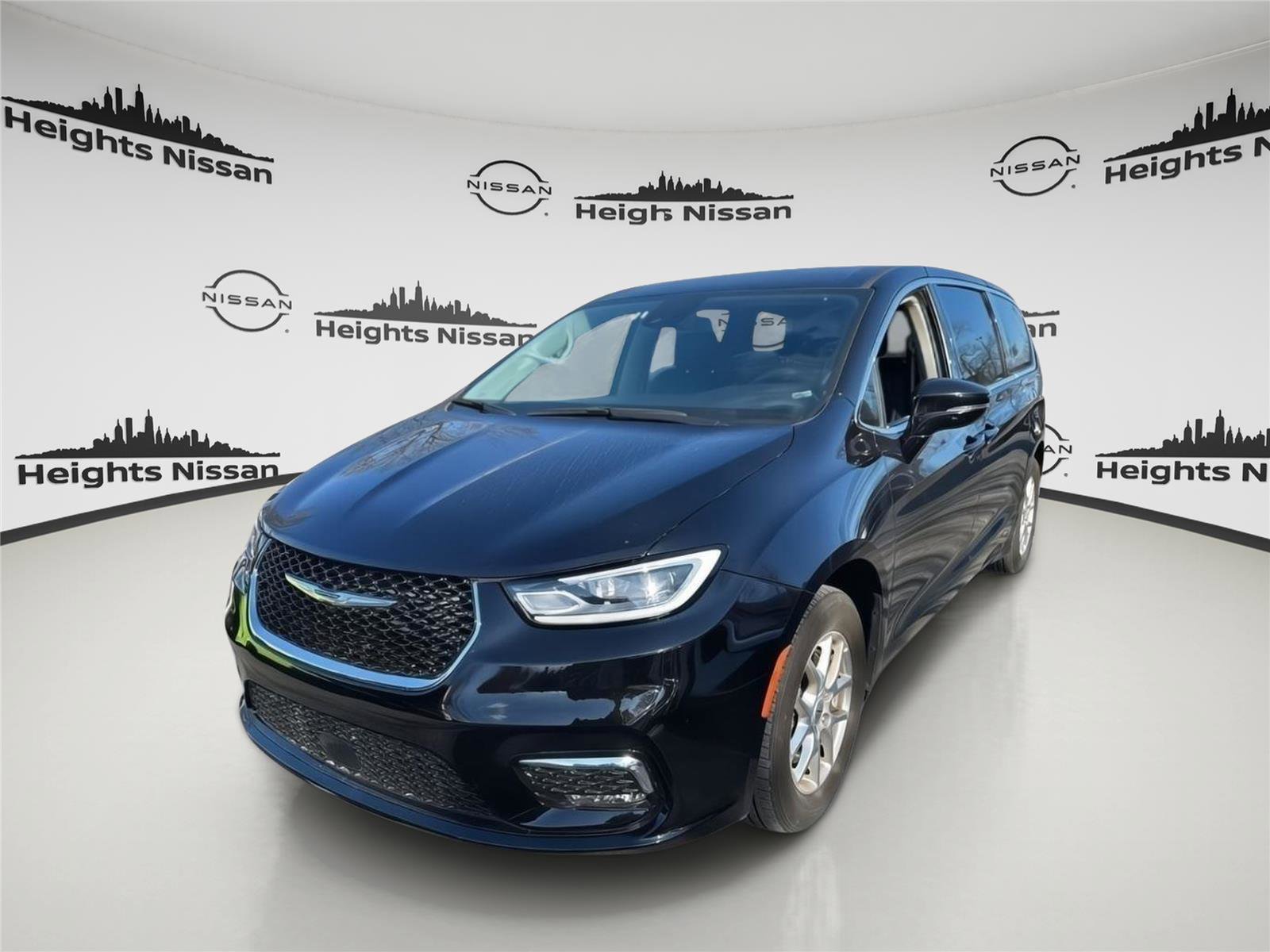 Used 2024 Chrysler Pacifica Touring-L