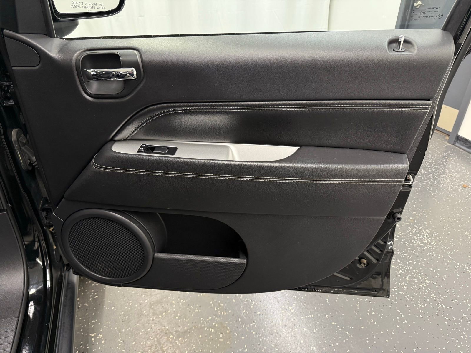 Used 2017 Jeep Compass High Altitude image 7