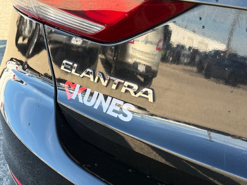 Used 2018 Hyundai Elantra SEL w/ Cargo Package FWD image 22