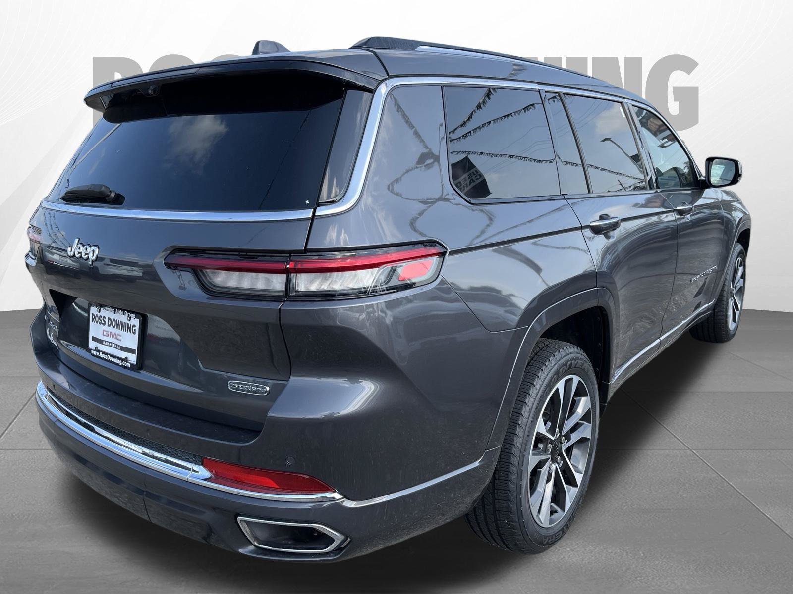 Used 2021 Jeep Grand Cherokee L Overland w/ Luxury Tech Group IV AWD/4WD image 4