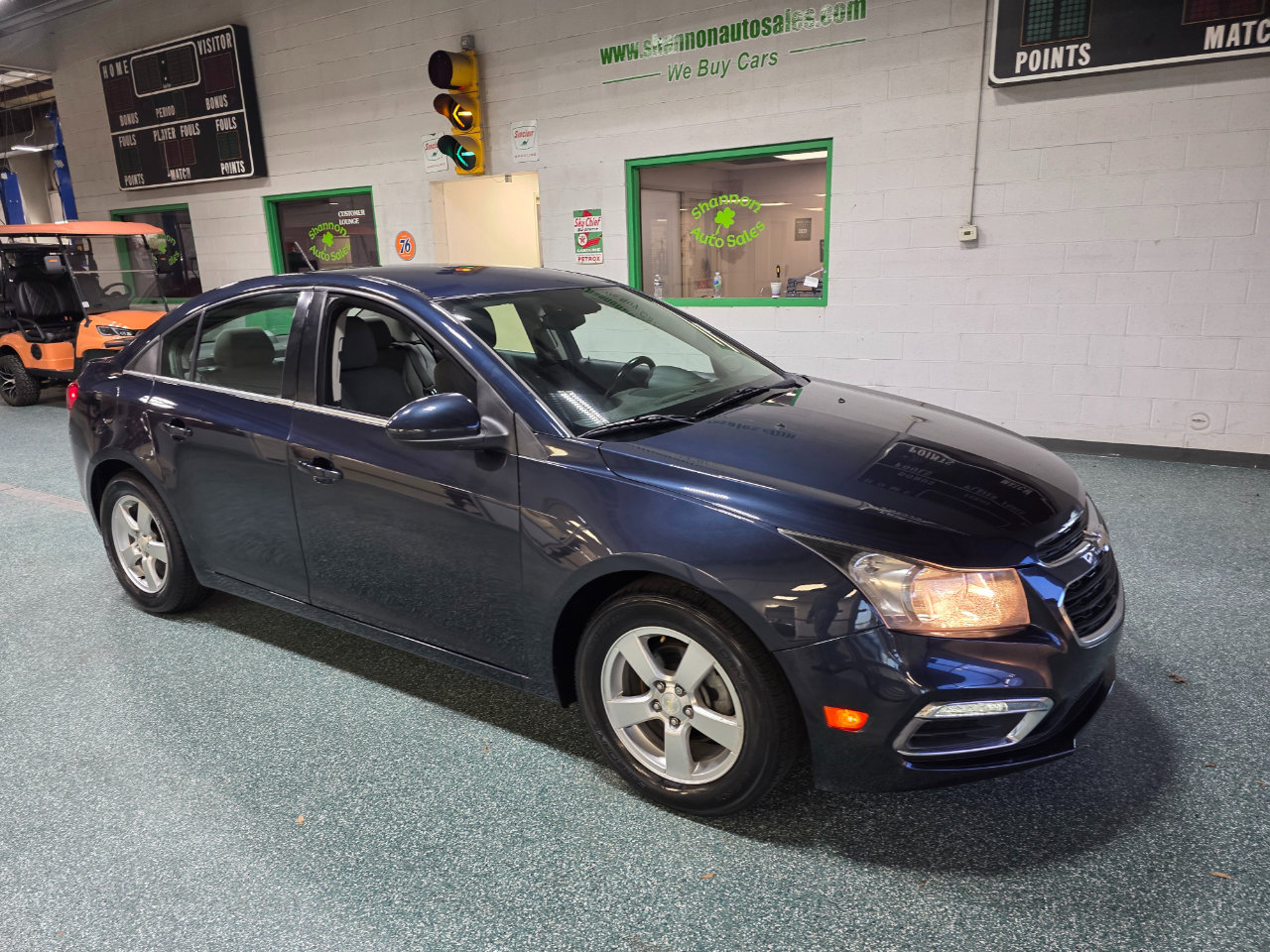 Used 2016 Chevrolet Cruze LT w/ Technology Package image 4