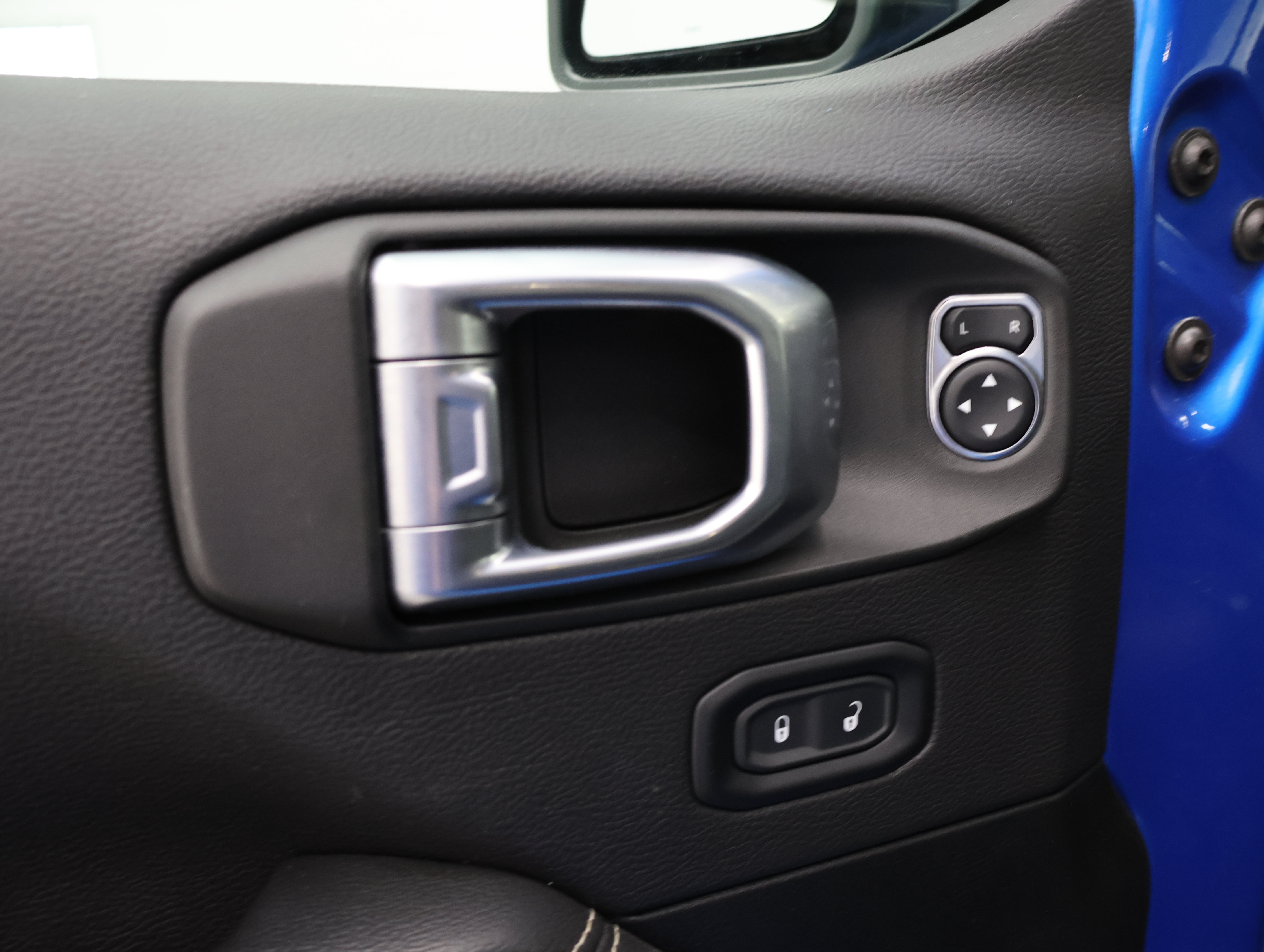 Used 2022 Jeep Wrangler Unlimited Sahara w/ LED Lighting Group AWD/4WD image 40