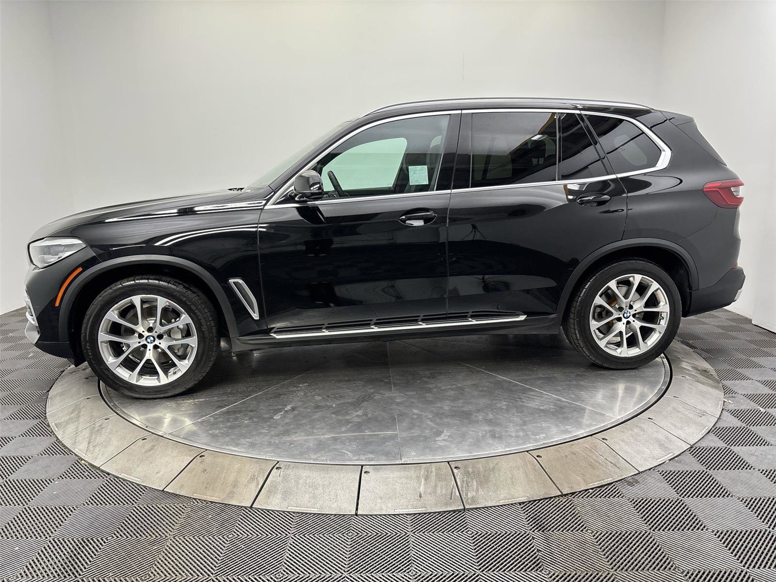 Used 2019 BMW X5 xDrive40i w/ Convenience Package image 16