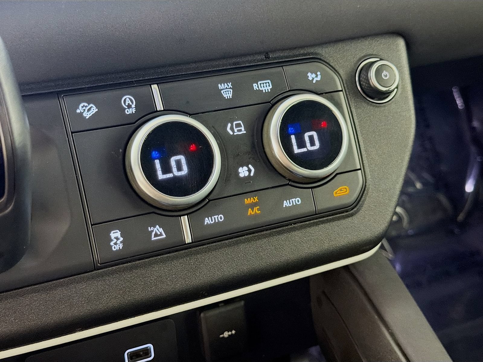 Certified 2023 Land Rover Defender 90 S AWD/4WD image 14