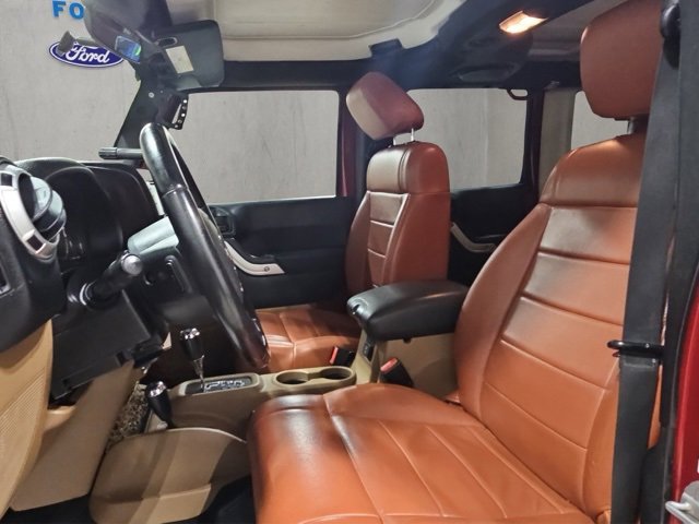 Used 2012 Jeep Wrangler Unlimited Sahara w/ Connectivity Group image 9