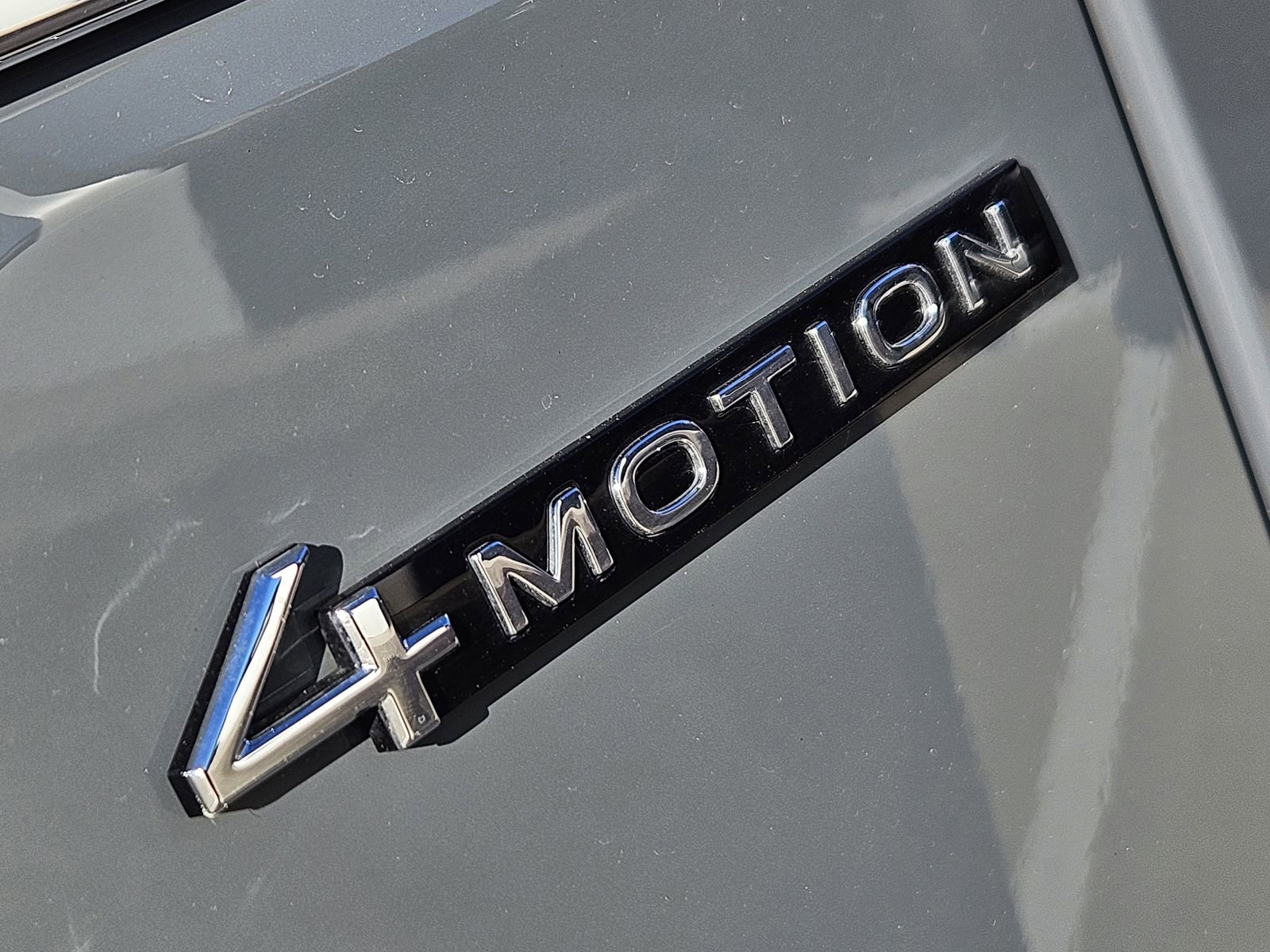 Used 2025 Volkswagen Atlas SEL Premium R-Line image 16