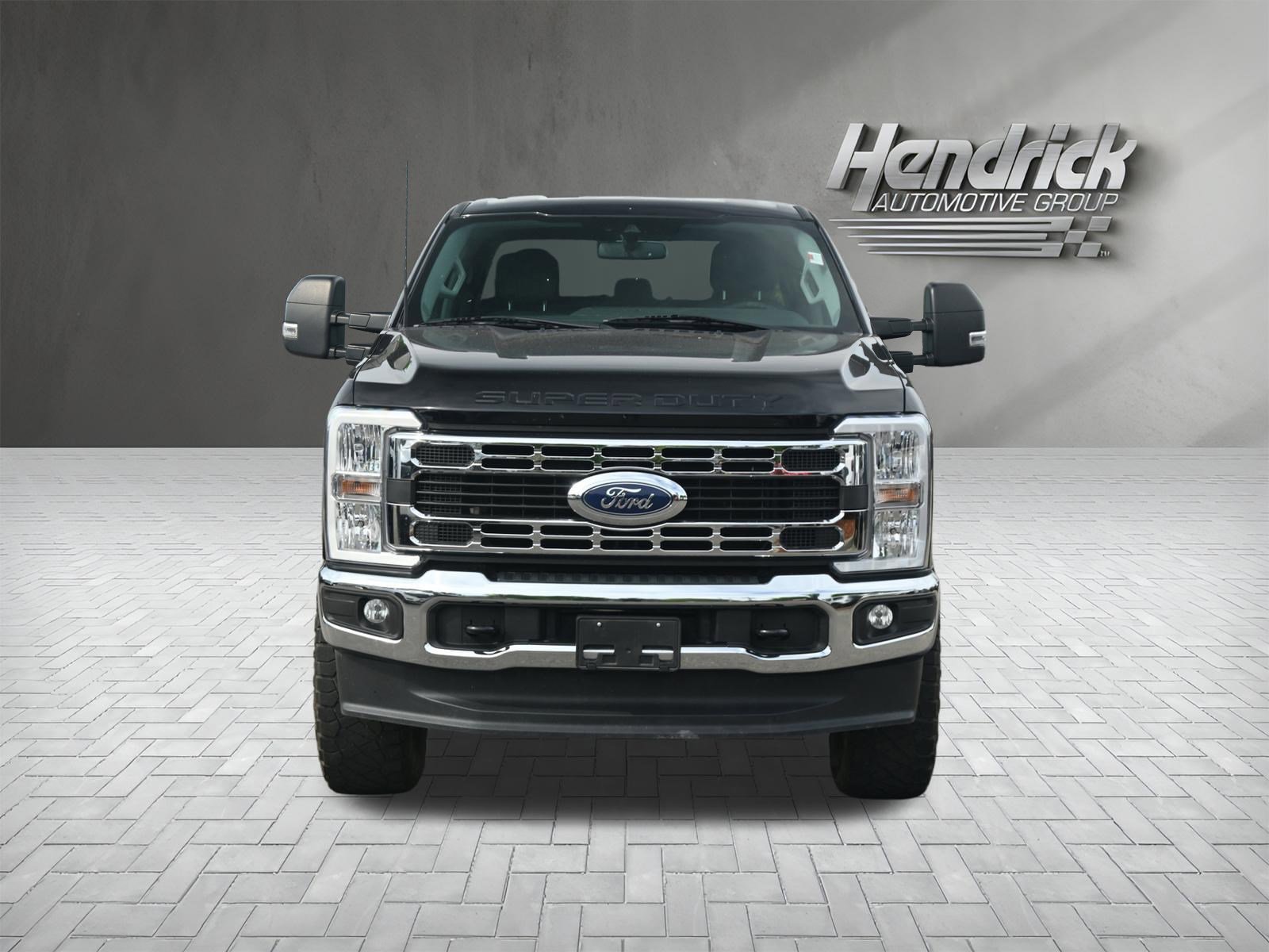 Used 2023 Ford F250 XLT AWD/4WD image 3