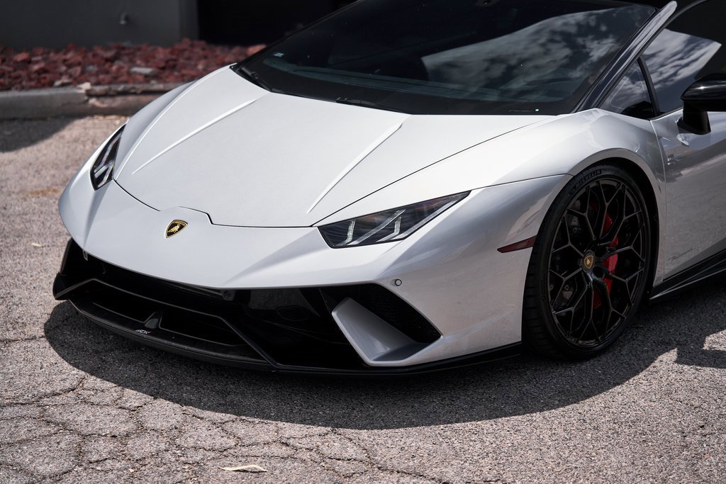 Used 2018 Lamborghini Huracan Performante image 7