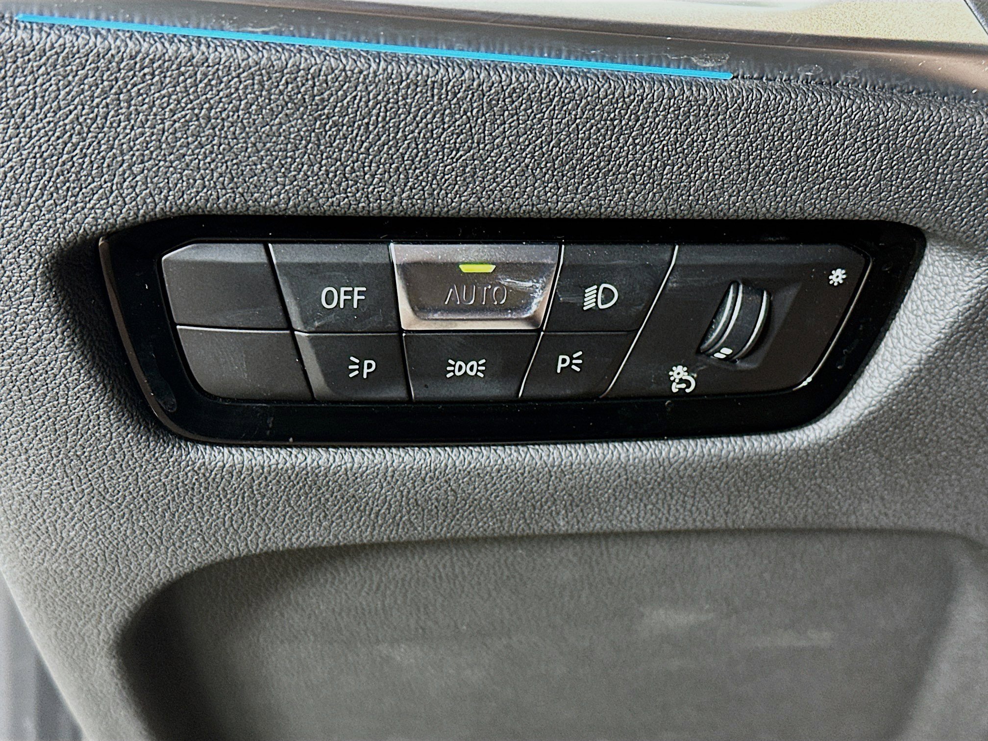 Used 2023 BMW 330e xDrive w/ Driving Assistance Package image 17