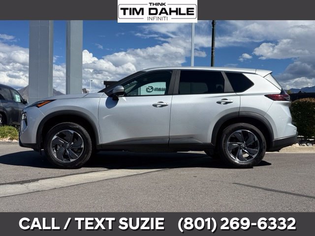 Used 2025 Nissan Rogue SV FWD image 6