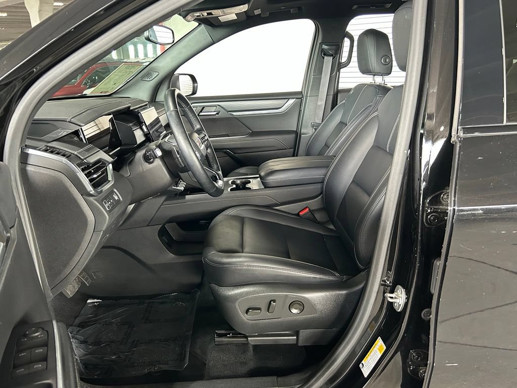 Used 2024 GMC Acadia Elevation w/ Black Edition FWD image 13