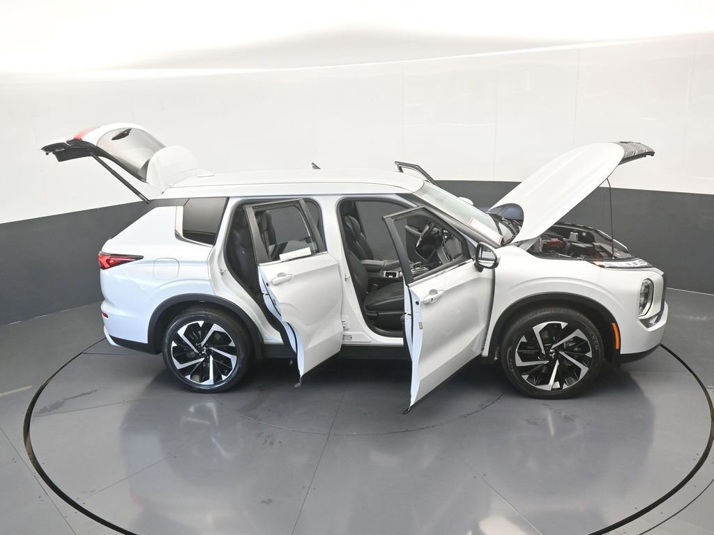 Used 2023 Mitsubishi Outlander SE image 78