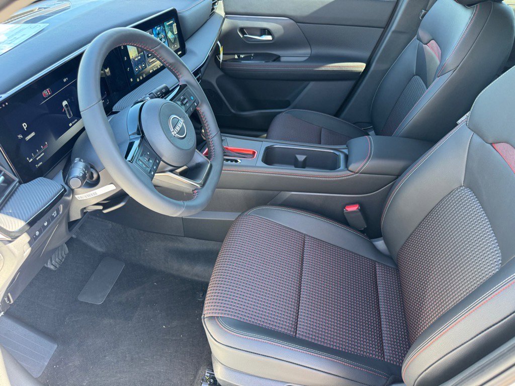 New 2026 Nissan Kicks SR w/ SR Premium Package FWD image 10
