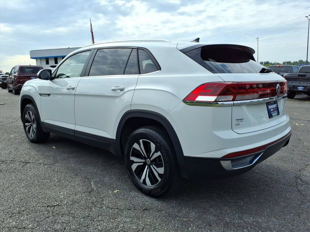 Used 2025 Volkswagen Atlas Cross Sport SE AWD/4WD image 5